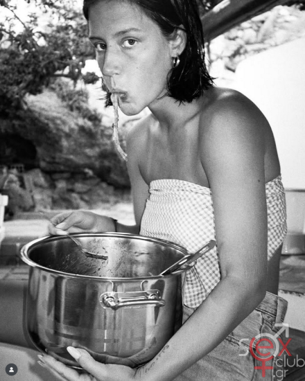 Screenshot 2025-07-12 at 19-29-47 adeleexarchopoulos • Φωτογραφίες και βίντεο στο Instagram.png