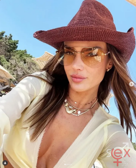 Screenshot 2025-07-19 at 18-50-08 Alessandra Ambrosio (@alessandraambrosio) • Φωτογραφίες και βίντεο στο Instagram.png