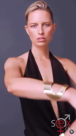 Screenshot 2025-09-07 at 19-44-39 Karolina Kurkova (@karolinakurkova) • Φωτογραφίες και βίντεο στο Instagram.png