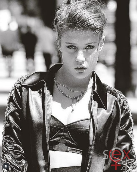 Screenshot 2025-08-24 at 23-20-21 adeleexarchopoulos • Φωτογραφίες και βίντεο στο Instagram.png