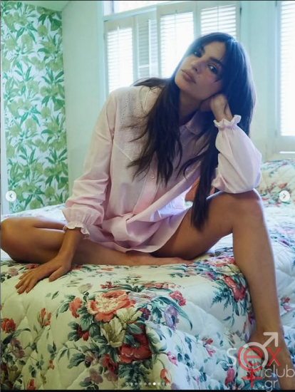 Screenshot 2025-08-02 at 22-47-24 Emily Ratajkowski (@emrata) • Φωτογραφίες και βίντεο στο Instagram.png