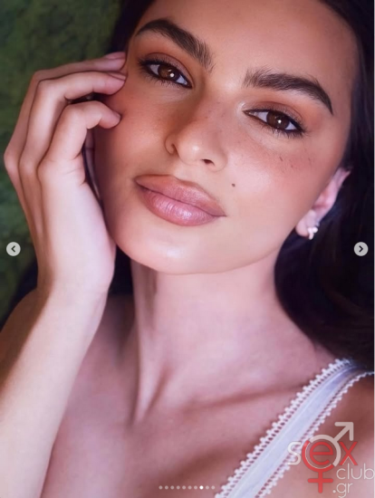 Screenshot 2025-08-02 at 22-47-28 Emily Ratajkowski (@emrata) • Φωτογραφίες και βίντεο στο Instagram.png