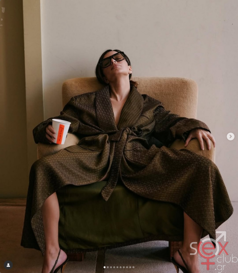 Screenshot 2025-08-02 at 22-54-08 Emily Ratajkowski (@emrata) • Φωτογραφίες και βίντεο στο Instagram.png