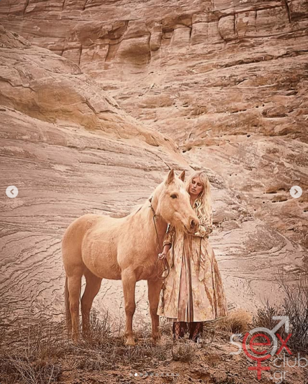 Screenshot 2025-09-19 at 22-23-59 Karolina Kurkova (@karolinakurkova) • Φωτογραφίες και βίντεο στο Instagram.png