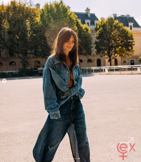 Screenshot 2025-08-02 at 23-01-43 Emily Ratajkowski (@emrata) • Φωτογραφίες και βίντεο στο Instagram.png