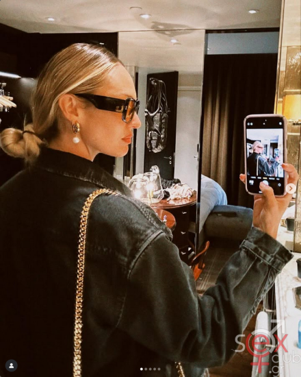Screenshot 2025-07-31 at 14-58-55 ??????? (@candiceswanepoel) • Φωτογραφίες και βίντεο στο Instagram.png