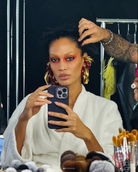 Screenshot 2025-09-28 at 01-48-00 Joan Smalls (@joansmalls) • Φωτογραφίες και βίντεο στο Instagram.png