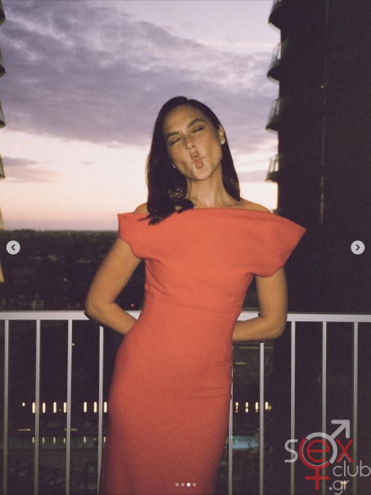 Screenshot 2025-10-24 at 01-02-25 Gal Gadot (@gal_gadot) • Φωτογραφίες και βίντεο στο Instagram.png
