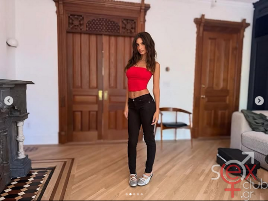 Screenshot 2025-09-17 at 23-03-34 Emily Ratajkowski (@emrata) • Φωτογραφίες και βίντεο στο Instagram.png