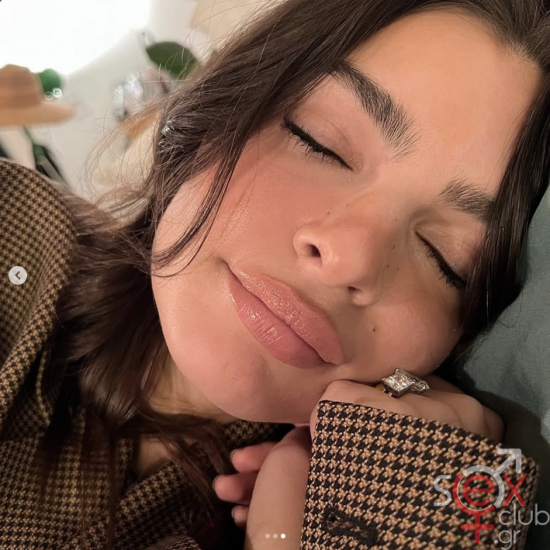 Screenshot 2025-09-17 at 23-04-42 Emily Ratajkowski (@emrata) • Φωτογραφίες και βίντεο στο Instagram.png