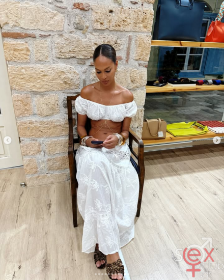 Screenshot 2025-09-28 at 01-52-08 Joan Smalls (@joansmalls) • Φωτογραφίες και βίντεο στο Instagram.png