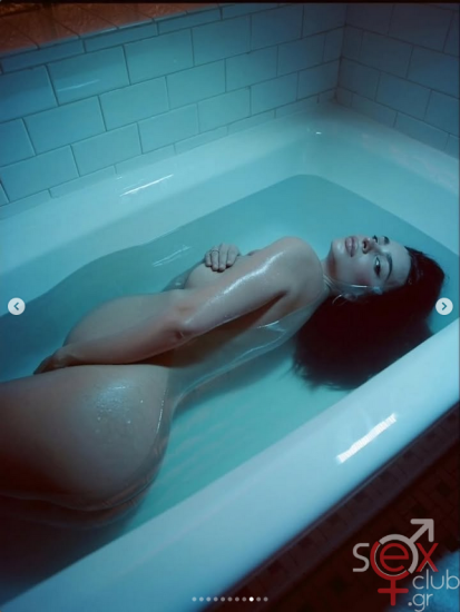 Screenshot 2025-09-17 at 23-05-37 Emily Ratajkowski (@emrata) • Φωτογραφίες και βίντεο στο Instagram.png