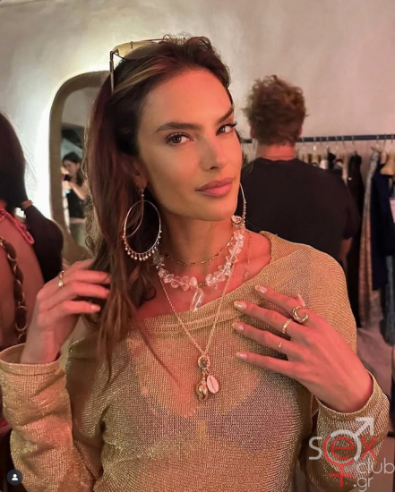 Screenshot 2025-07-19 at 19-16-36 Alessandra Ambrosio (@alessandraambrosio) • Φωτογραφίες και βίντεο στο Instagram.png