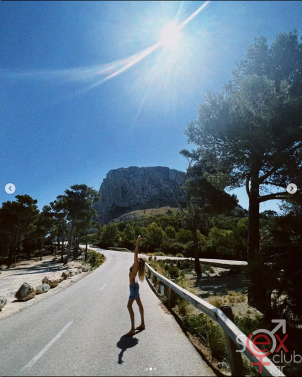 Screenshot 2025-07-31 at 15-53-06 ??????? (@candiceswanepoel) • Φωτογραφίες και βίντεο στο Instagram.png