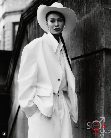 Screenshot 2025-09-28 at 01-54-32 Joan Smalls (@joansmalls) • Φωτογραφίες και βίντεο στο Instagram.png