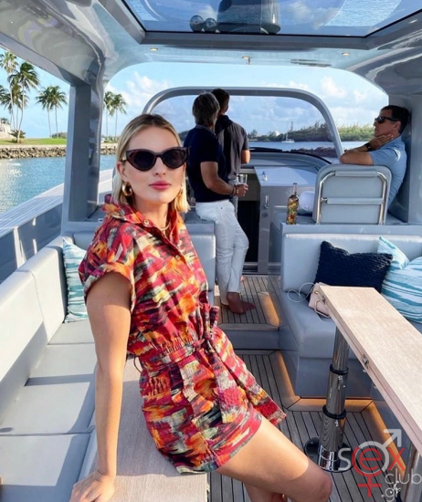 Screenshot 2025-09-19 at 22-39-15 Karolina Kurkova (@karolinakurkova) • Φωτογραφίες και βίντεο στο Instagram.png