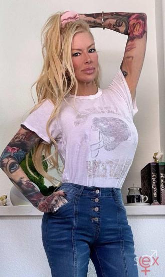 Jenna-Jameson-Celeb-Bio-01.jpg
