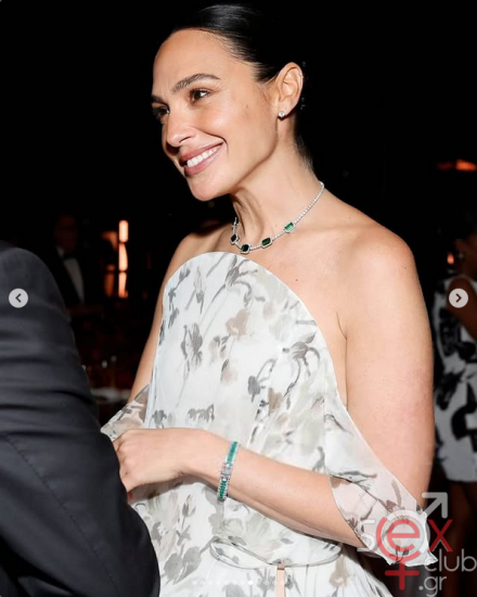 Screenshot 2025-10-27 at 23-25-14 Gal Gadot (@gal_gadot) • Φωτογραφίες και βίντεο στο Instagram.png