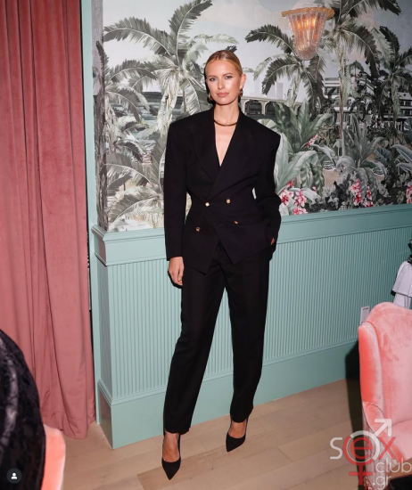 Screenshot 2025-09-19 at 22-42-38 Karolina Kurkova (@karolinakurkova) • Φωτογραφίες και βίντεο στο Instagram.png