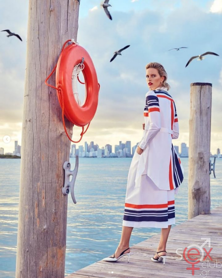 Screenshot 2025-09-19 at 22-45-04 Karolina Kurkova (@karolinakurkova) • Φωτογραφίες και βίντεο στο Instagram.png