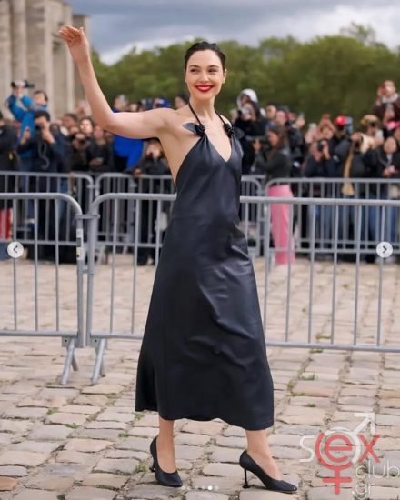 Screenshot 2025-10-27 at 23-30-21 Gal Gadot (@gal_gadot) • Φωτογραφίες και βίντεο στο Instagram.png