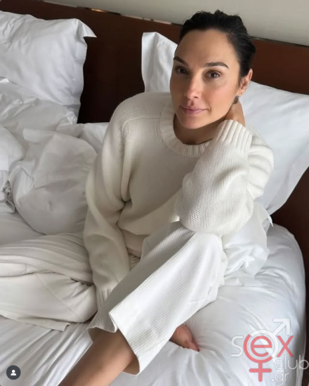 Screenshot 2025-10-27 at 23-32-39 Gal Gadot (@gal_gadot) • Φωτογραφίες και βίντεο στο Instagram.png