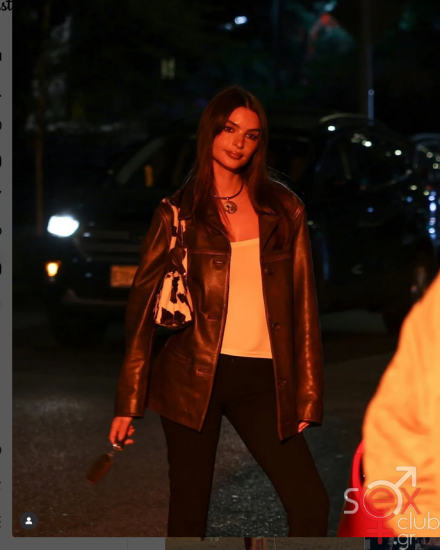 Screenshot 2025-09-18 at 18-45-17 Emily Ratajkowski (@emrata) • Φωτογραφίες και βίντεο στο Instagram.png