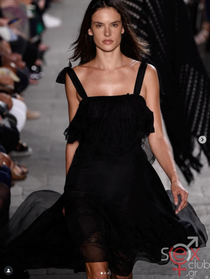 Screenshot 2025-07-19 at 19-24-56 Alessandra Ambrosio (@alessandraambrosio) • Φωτογραφίες και βίντεο στο Instagram.png