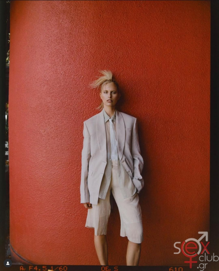 Screenshot 2025-09-19 at 22-48-53 Karolina Kurkova (@karolinakurkova) • Φωτογραφίες και βίντεο στο Instagram.png