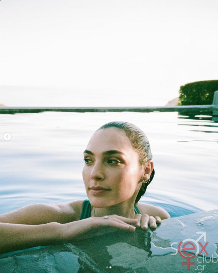 Screenshot 2025-10-29 at 19-36-45 Gal Gadot (@gal_gadot) • Φωτογραφίες και βίντεο στο Instagram.png
