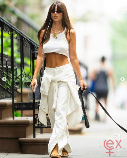 Screenshot 2025-09-18 at 18-47-47 Emily Ratajkowski (@emrata) • Φωτογραφίες και βίντεο στο Instagram.png