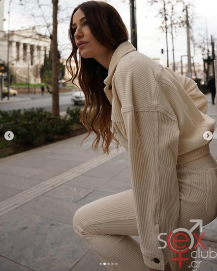 Screenshot 2025-12-11 at 19-38-03 Stella Giampoura (@stellagiampoura) • Φωτογραφίες και βίντεο στο Instagram.png