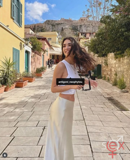 Screenshot 2025-10-30 at 09-33-48 Antigoni Neophytou (@antigoni_neophytou) • Φωτογραφίες και βίντεο στο Instagram.png