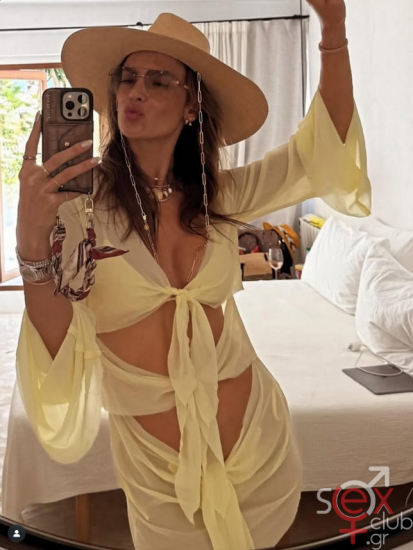 Screenshot 2025-07-19 at 19-32-17 Alessandra Ambrosio (@alessandraambrosio) • Φωτογραφίες και βίντεο στο Instagram.png