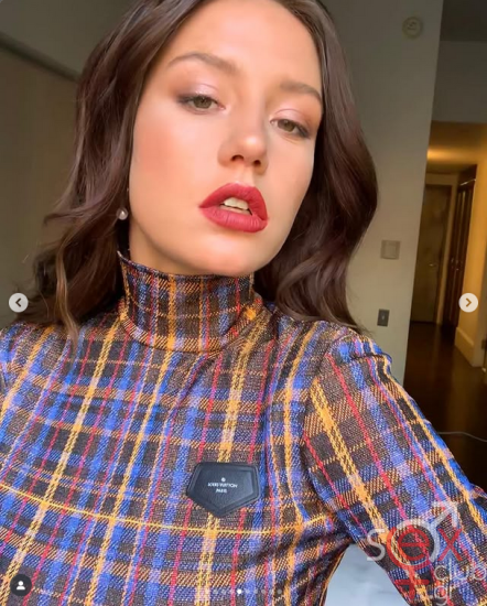 Screenshot 2025-08-25 at 16-05-49 adeleexarchopoulos • Φωτογραφίες και βίντεο στο Instagram.png