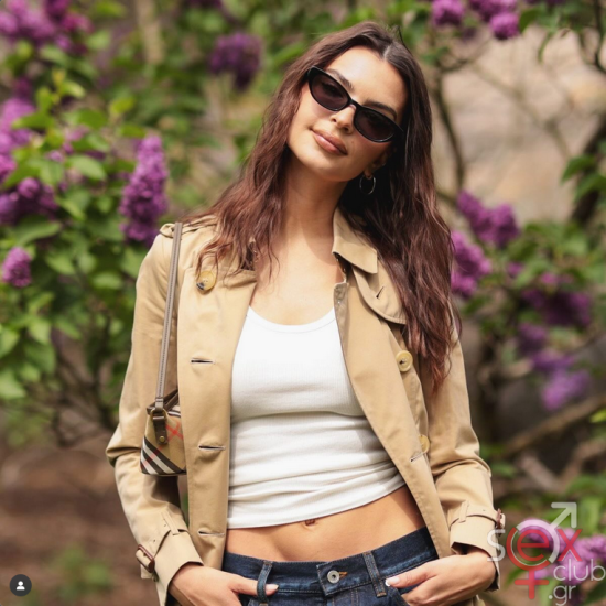 Screenshot 2025-09-18 at 19-22-40 Emily Ratajkowski (@emrata) • Φωτογραφίες και βίντεο στο Instagram.png