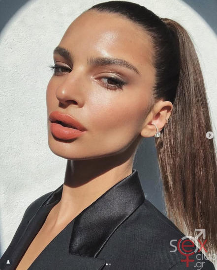 Screenshot 2025-09-18 at 19-23-49 Emily Ratajkowski (@emrata) • Φωτογραφίες και βίντεο στο Instagram.png