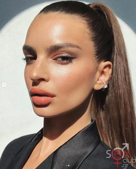 Screenshot 2025-09-18 at 19-23-52 Emily Ratajkowski (@emrata) • Φωτογραφίες και βίντεο στο Instagram.png