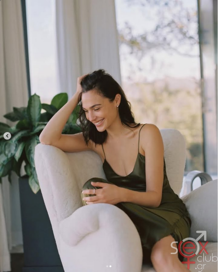 Screenshot 2025-10-29 at 19-50-57 Gal Gadot (@gal_gadot) • Φωτογραφίες και βίντεο στο Instagram.png