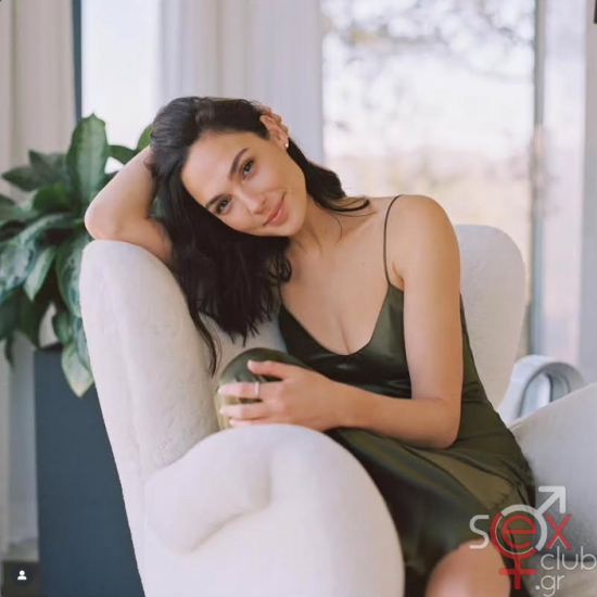 Screenshot 2025-10-29 at 19-55-15 Gal Gadot (@gal_gadot) • Φωτογραφίες και βίντεο στο Instagram.png