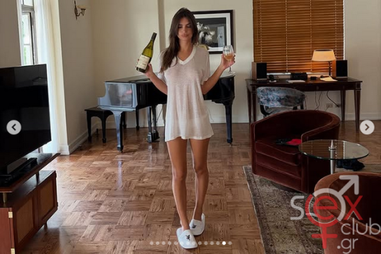 Screenshot 2025-11-04 at 19-18-20 Emily Ratajkowski (@emrata) • Φωτογραφίες και βίντεο στο Instagram.png