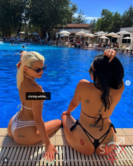Screenshot 2025-09-14 at 20-36-01 Christy White (@christy.white__) • Φωτογραφίες και βίντεο στο Instagram.png
