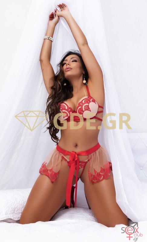 AURELIA-CURVY-LATIN-MODEL-IN-ATHENS-5.jpeg