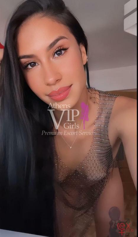 1-sara-petitee-sexy.jpeg
