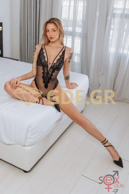 alicia-stunning-blonde-latin-girl-in-athens-7.jpg