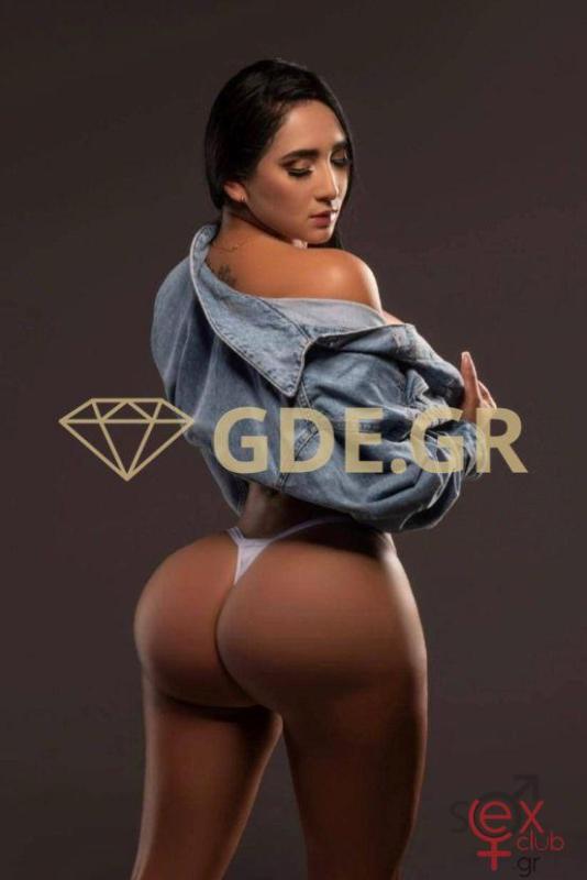 amanda-sensual-curvy-latin-girl.jpg