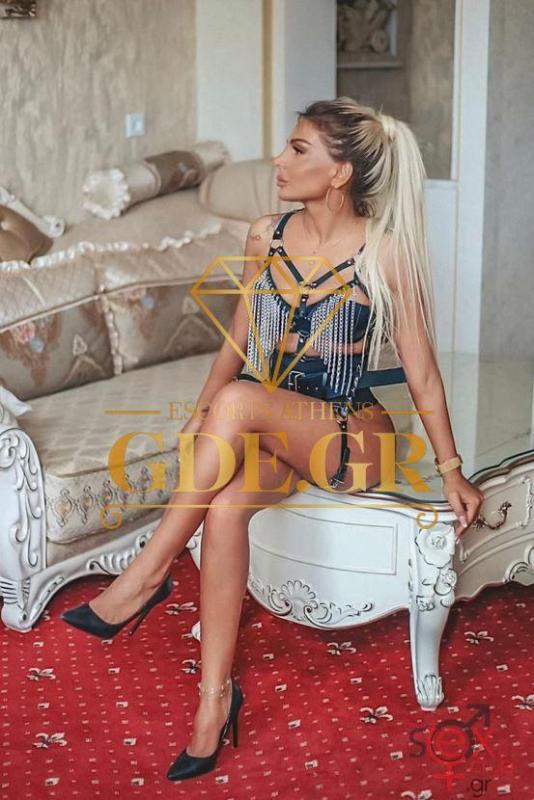 lara-stunning-blonde-russian-girl-5.jpg