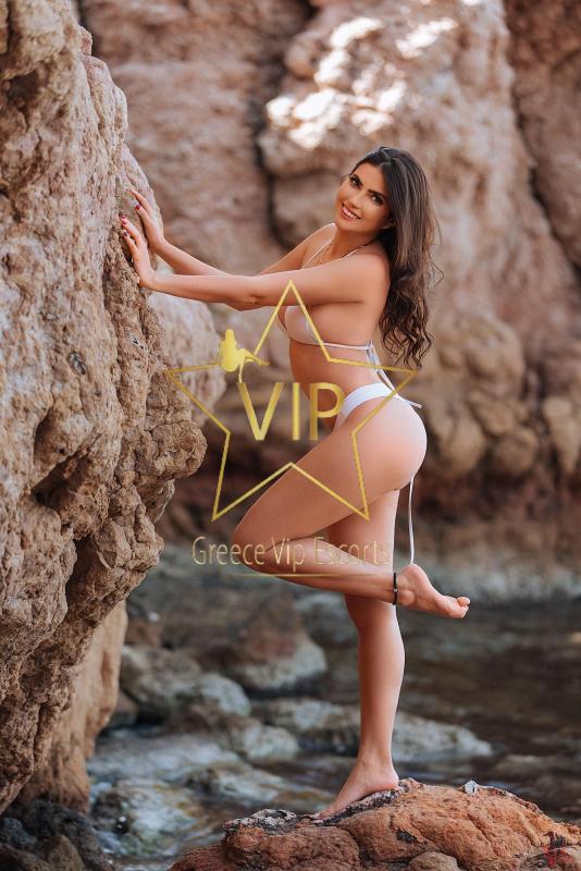 larissa-vip-2-scaled.jpg