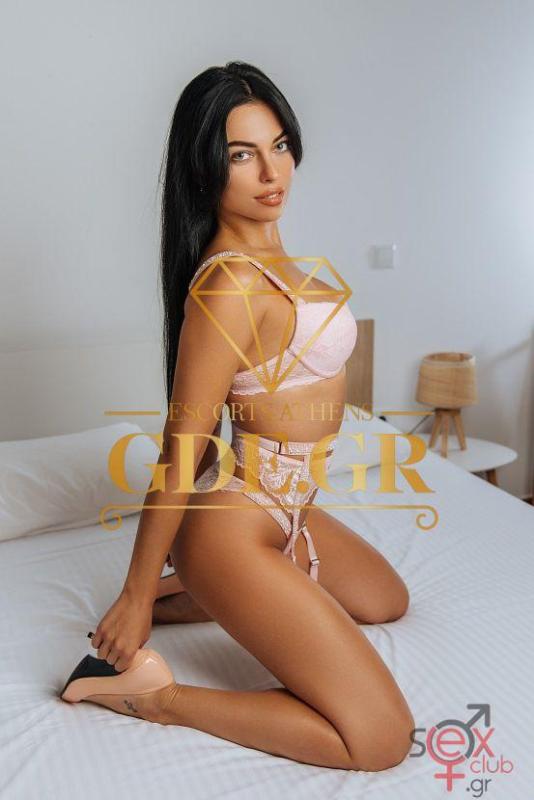karlina-sensual-brunette-ukrainian-vip-girl-in-athens-7.jpg