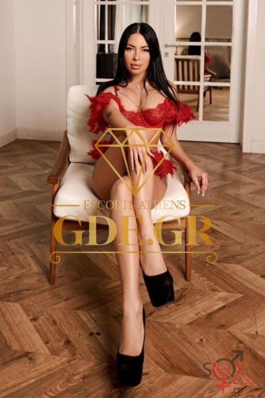 polina-stunning-brunette-ukrainian-girl-in-athens-2.jpeg